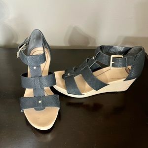 Black Dr. Scholls  wedge sandals